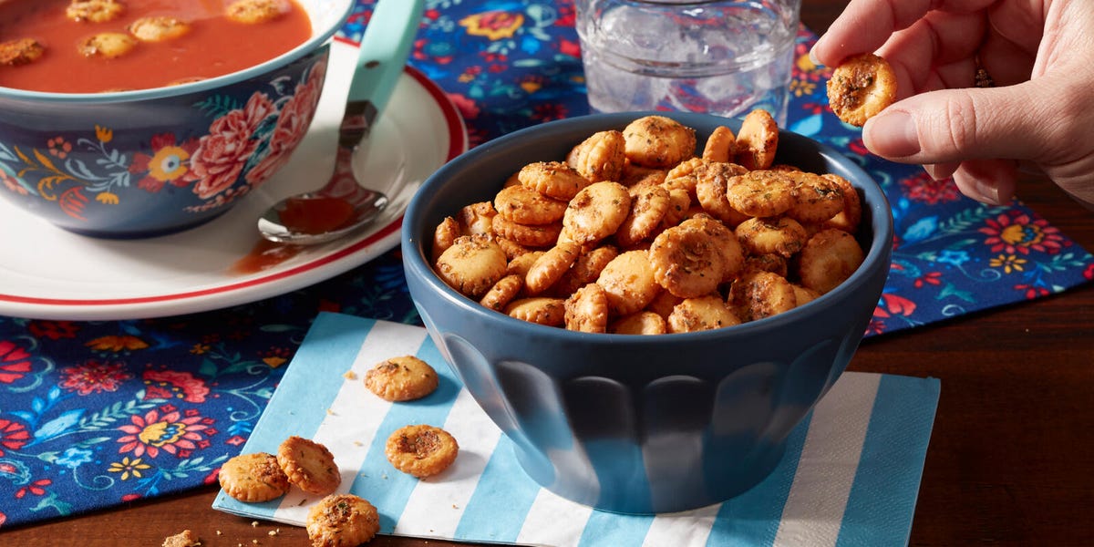 Buttery, Crunchy Perfection: The Best Ranch Oyster Crackers Recipe